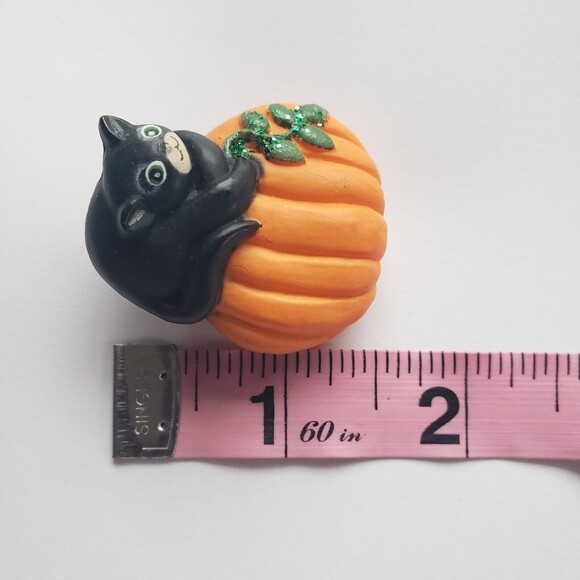 Vintage Halloween Pin Black Cat on Pumpkin Resin Safety Pin Back Costume Jewelry - Picture 5 of 7